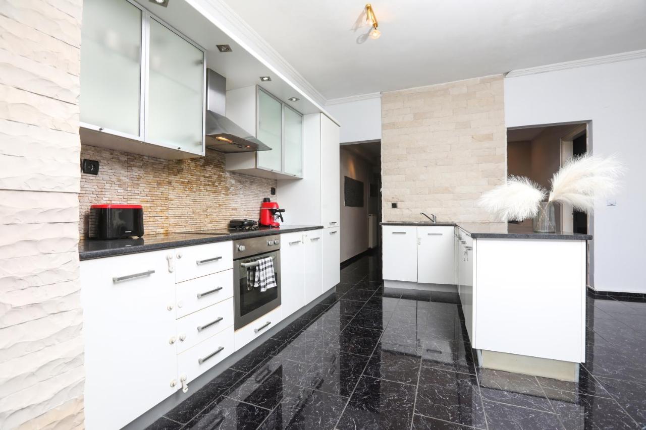 Luxury Apartments Christos Gouvia Exterior photo